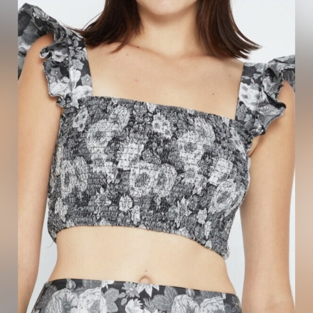 Kourt Tela Black White Floral Smocked Crop Top Ruffle Sleeve Size Large